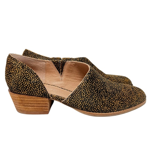 J. Crew Women\'s Black and Gold Flats